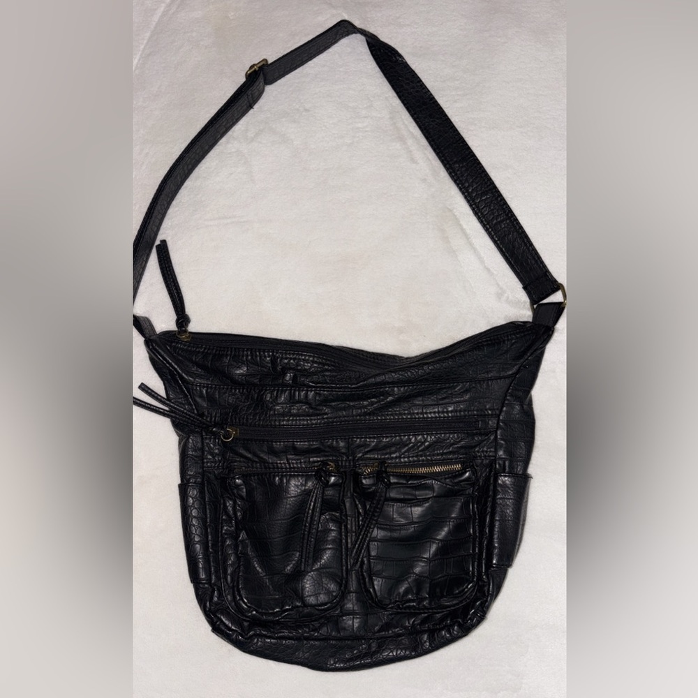 Elegant Black Crocodile-Embossed Women's Bag